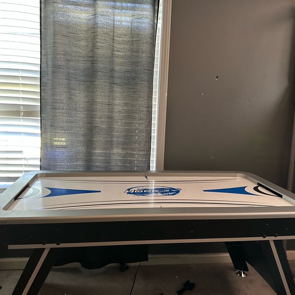 Air hockey brand new - Picture 2 of 4